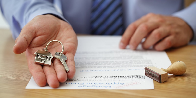 Колко чиновници е нужно да обгрижиш, за да си продадеш апартамента?