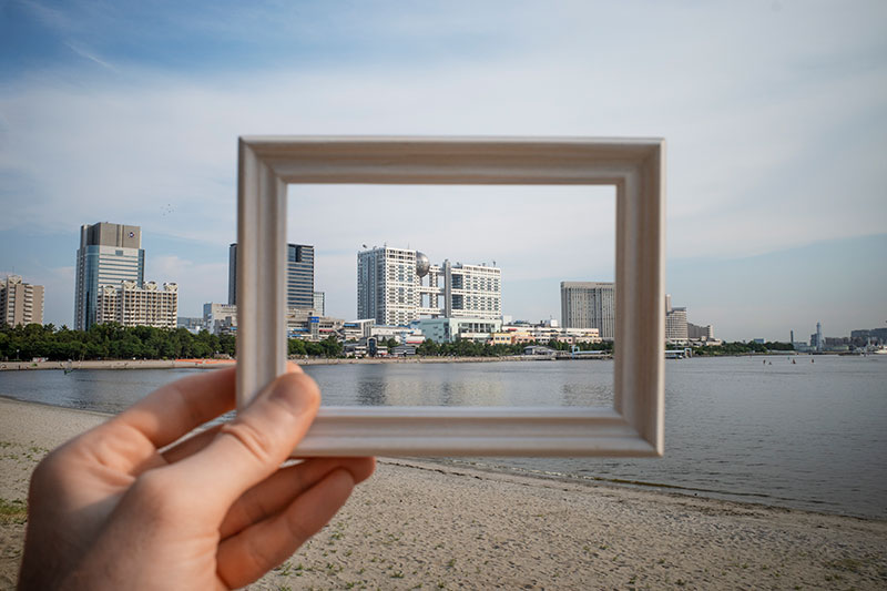 Инвестиция в имот на морето или в София