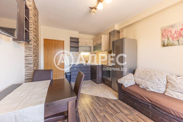 Тристаен апартамент, Варна, Базар "Левски", 693003, Снимка 1