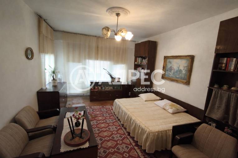 Тристаен апартамент, Разград, Орел, 689004, Снимка 1