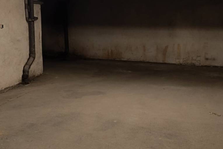 Паркомясто/Гаражна клетка, Благоевград, Широк център, 627006, Снимка 2