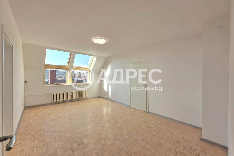 Тристаен апартамент, София, Гео Милев, 685008, Снимка 2