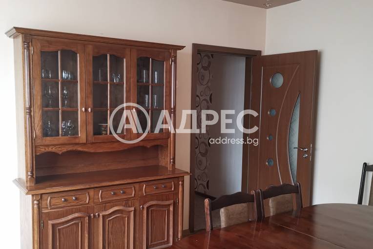 Тристаен апартамент, Добрич, Център, 478009, Снимка 1