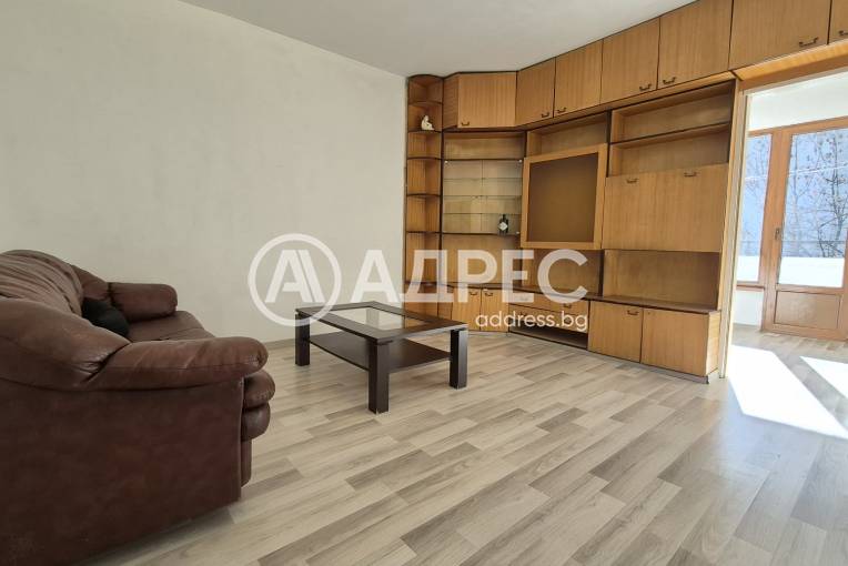 Тристаен апартамент, София, Лагера, 687009, Снимка 1