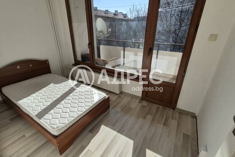 Тристаен апартамент, София, Лагера, 687009, Снимка 3