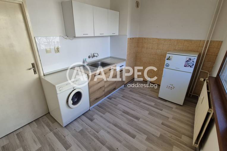 Тристаен апартамент, София, Лагера, 687009, Снимка 9