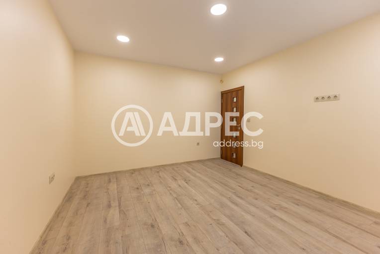 Двустаен апартамент, Варна, Идеален център, 700009, Снимка 3