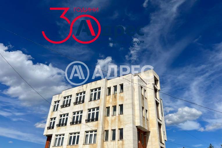Офис Сграда/Търговски център, Севлиево, жк. "д-р. Атанас Москов", 569011, Снимка 1