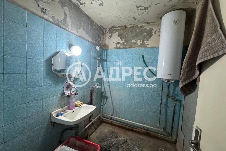 Многостаен апартамент, Нови пазар, 683013, Снимка 2