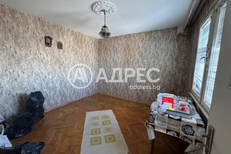 Многостаен апартамент, Нови пазар, 683013, Снимка 3