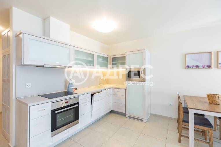 Двустаен апартамент, Варна, Идеален център, 690015, Снимка 2