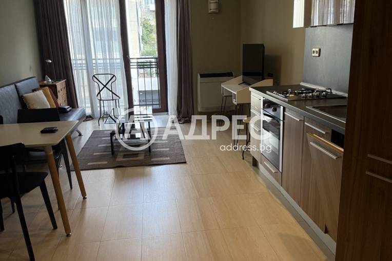 Двустаен апартамент, Варна, Идеален център, 674017, Снимка 1