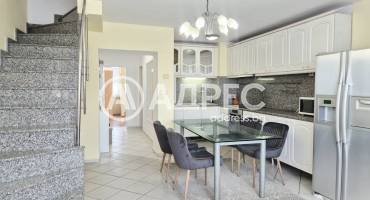 Многостаен апартамент, Варна, Червен площад, 697019, Снимка 2