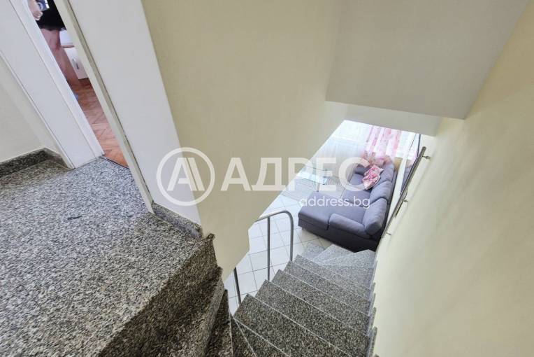 Многостаен апартамент, Варна, Червен площад, 697019, Снимка 17