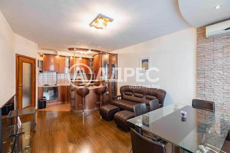 Двустаен апартамент, Варна, к.к. Св.Св. Константин и Елена, 687021, Снимка 1