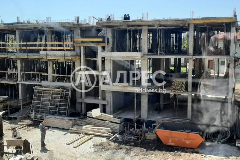 Тристаен апартамент, София, Левски В, 652025, Снимка 1