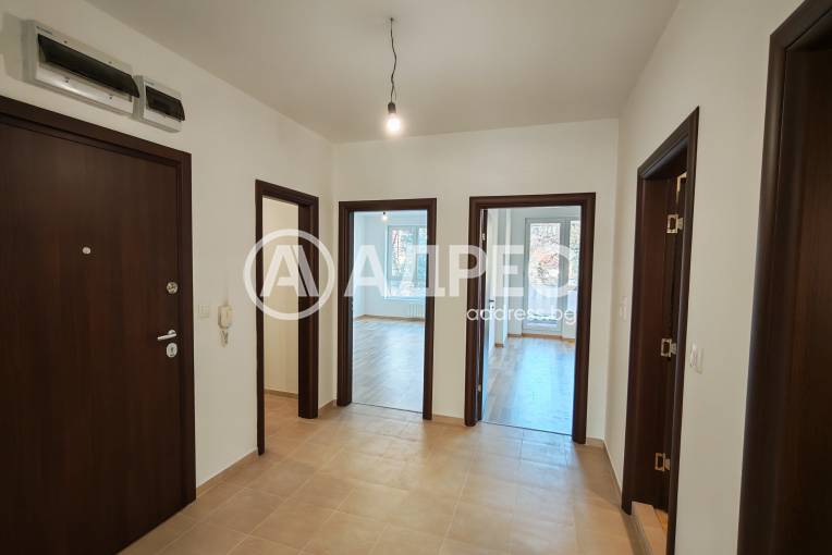 Тристаен апартамент, София, Банишора, 688026, Снимка 1