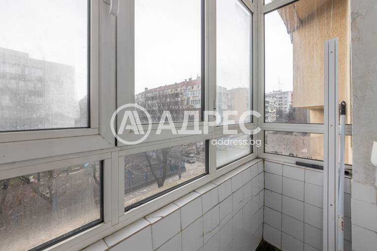 Тристаен апартамент, Варна, Окръжна болница, 681029, Снимка 12