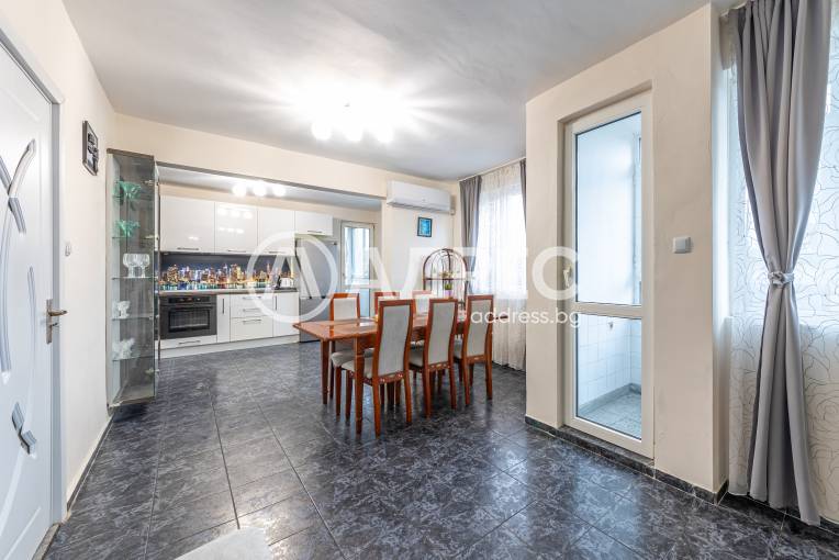 Тристаен апартамент, Варна, Окръжна болница, 681029, Снимка 7