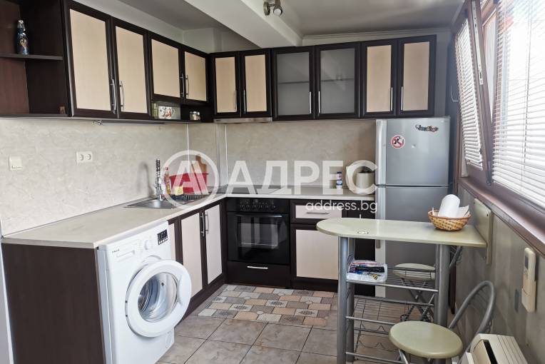 Двустаен апартамент, Варна, Червен площад, 690030, Снимка 1