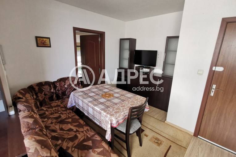 Двустаен апартамент, Варна, Червен площад, 690030, Снимка 2