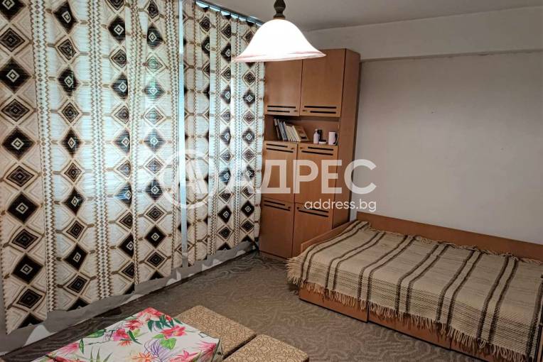 Гарсониера, Разград, Добровски, 659032, Снимка 1