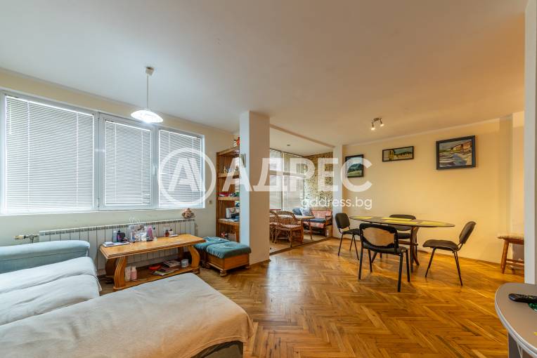 Тристаен апартамент, Варна, Спортна зала, 676038, Снимка 1