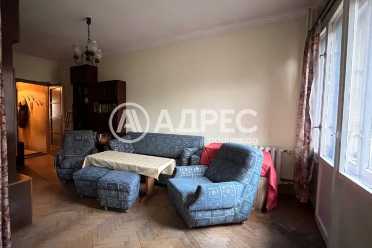 Тристаен апартамент, София, Яворов, 681038, Снимка 1