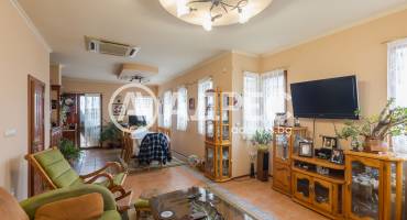 Къща/Вила, Варна, м-ст Траката, 682038, Снимка 2