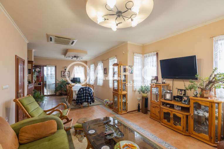 Къща/Вила, Варна, м-ст Траката, 682038, Снимка 2