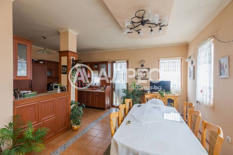 Къща/Вила, Варна, м-ст Траката, 682038, Снимка 3