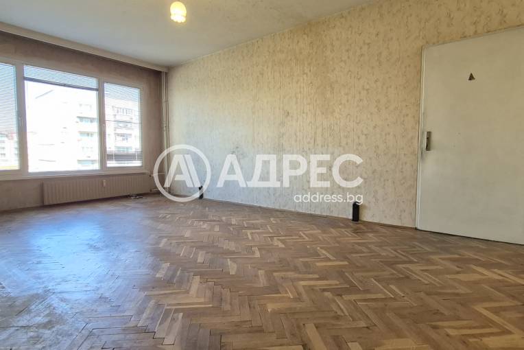 Тристаен апартамент, София, Люлин 7, 688038, Снимка 1