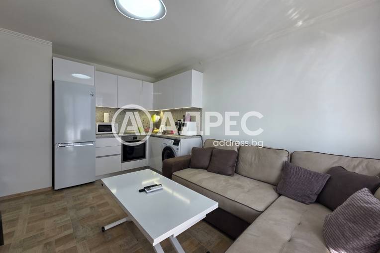 Двустаен апартамент, София, Левски, 689040, Снимка 1