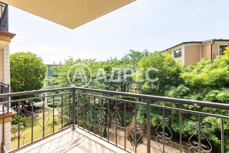 Тристаен апартамент, Варна, к.к. Св.Св. Константин и Елена, 660046, Снимка 1