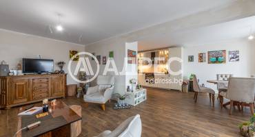 Тристаен апартамент, Варна, Централна поща, 691046, Снимка 1