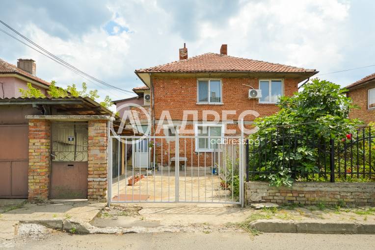 Етаж от къща, Бургас, Долно Езерово, 700046, Снимка 1