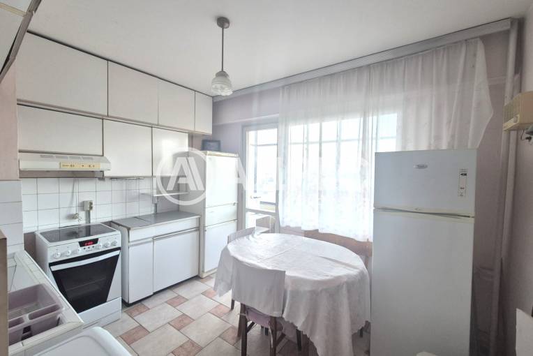 Тристаен апартамент, Русе, Здравец изток, 677048, Снимка 8