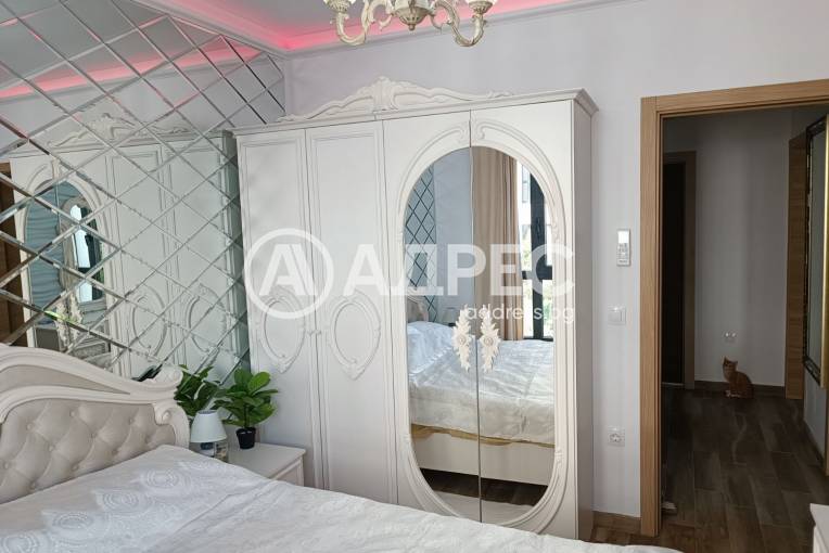 Тристаен апартамент, Варна, к.к. Св.Св. Константин и Елена, 674053, Снимка 2