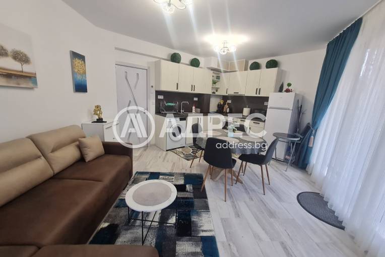 Тристаен апартамент, Варна, Идеален център, 688056, Снимка 2