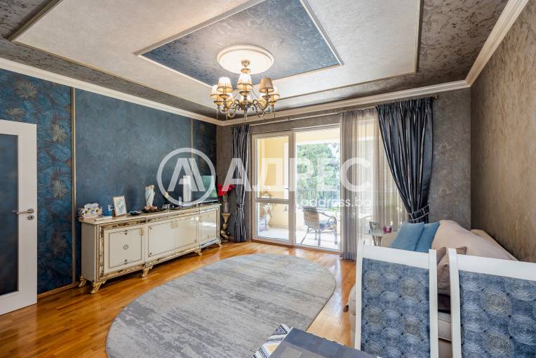 Тристаен апартамент, Варна, к.к. Св.Св. Константин и Елена, 702060, Снимка 1