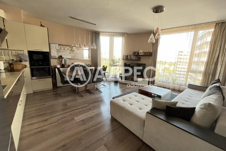 Тристаен апартамент, Варна, Гранд Мол Варна, 671062, Снимка 1