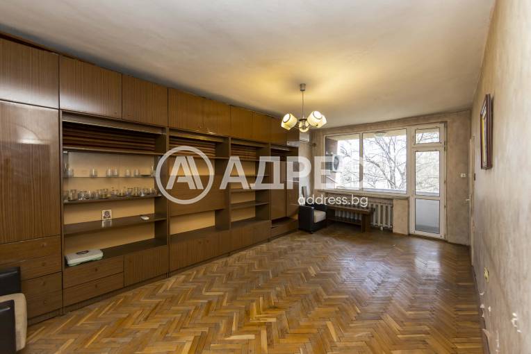 Тристаен апартамент, София, Хиподрума, 688062, Снимка 1