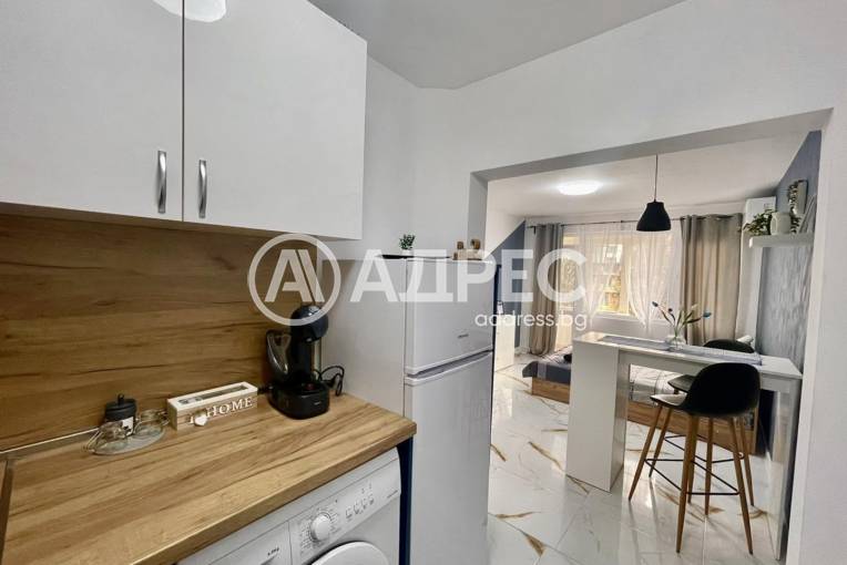 Многостаен апартамент, Варна, Икономически университет, 699065, Снимка 11