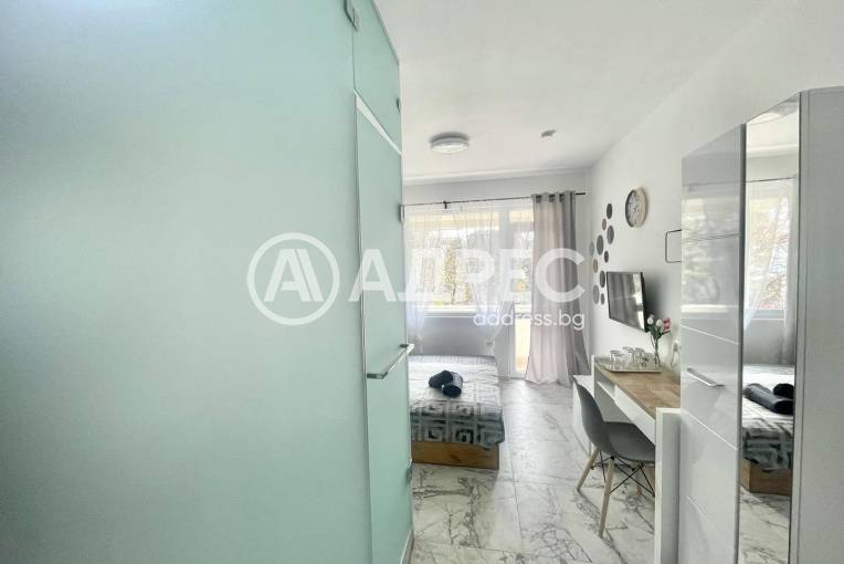 Многостаен апартамент, Варна, Икономически университет, 699065, Снимка 16