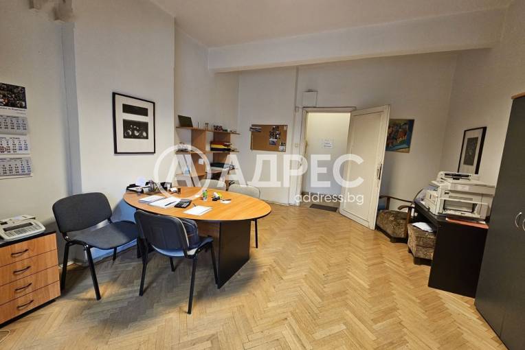 Тристаен апартамент, София, Докторска градина, 702065, Снимка 2