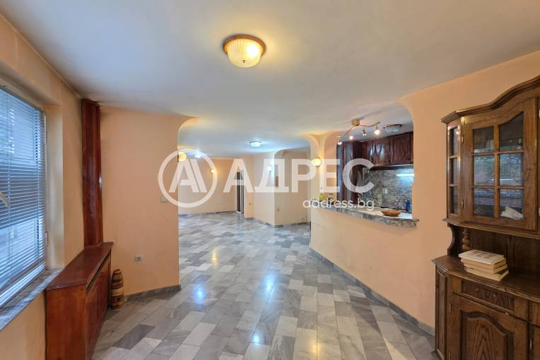 Тристаен апартамент, София, Бели брези, 703065, Снимка 1