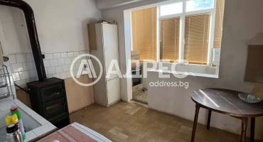 Тристаен апартамент, Благоевград, Широк център, 698067, Снимка 1