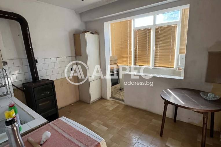 Тристаен апартамент, Благоевград, Широк център, 698067, Снимка 1