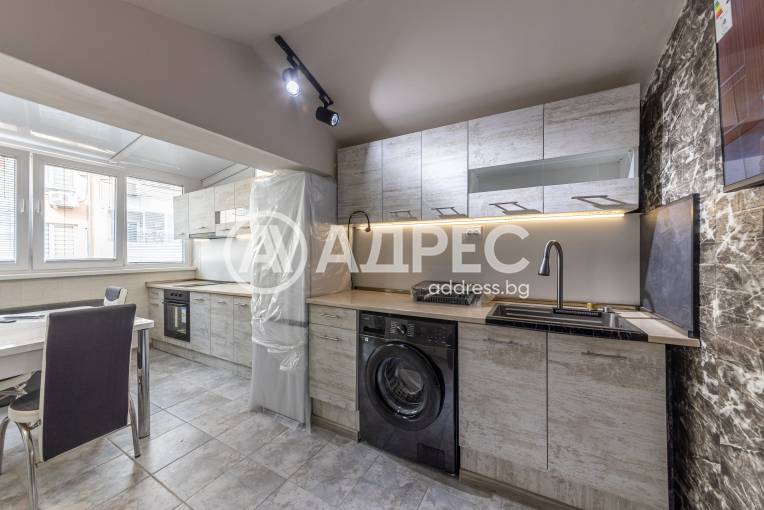 Тристаен апартамент, Варна, Лятно кино Тракия, 691073, Снимка 1