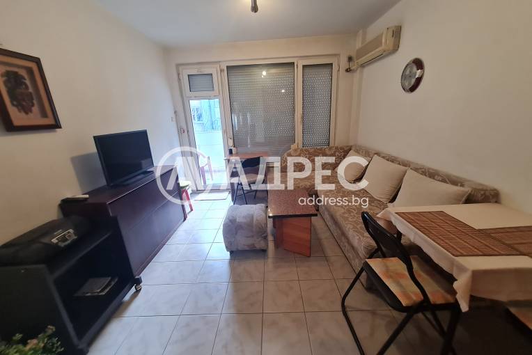 Двустаен апартамент, Варна, Червен площад, 675089, Снимка 1